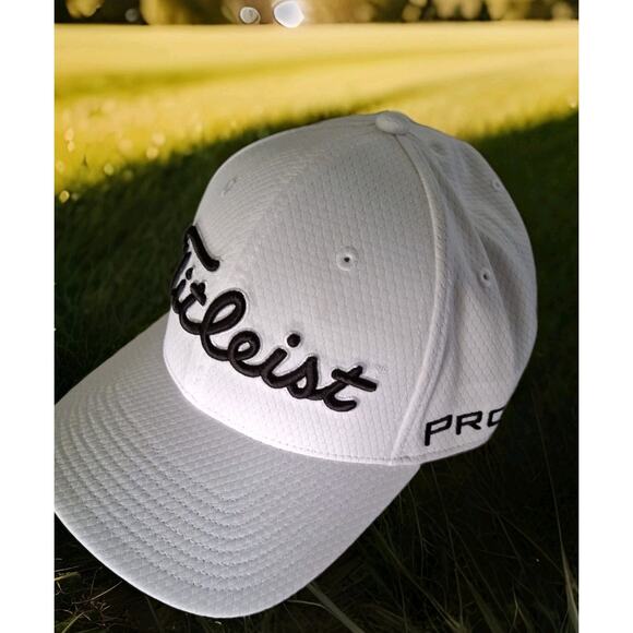 Titleist Tour ELITE Golf Hat FJ Pro V1 Fitted A-Flex MED/LARGE Wht/BLK Cap - Picture 5 of 6